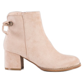 J. Star Botas com amarração bege