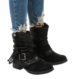 Botins pretos com fivela e cano decorativo Coord Botins pretos com fivela e cano decorativo Coord