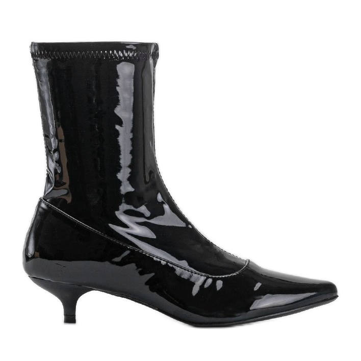 Salto laqueado preto com meia Ragemour