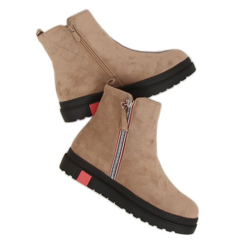 Sapatos baixos em uma sola bege NS150P bege