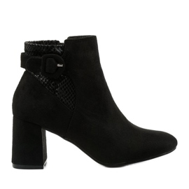 Botins pretos com zíper Pearpuff