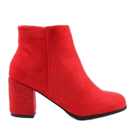 Botas de tornozelo com glitter vermelho no post da Slatemark