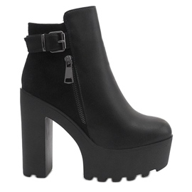 Botas quentes em um preto Post 979-GA