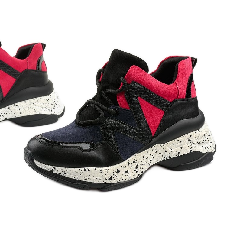 Tênis esportivos pretos feitos de camurça de couro ecológico Clavelina vermelho azul marinho