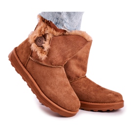 Botas de camurça com botão de pele marrom castanho