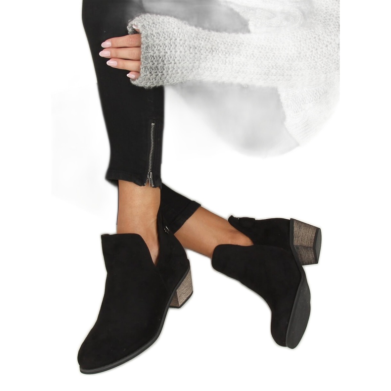 Botas pretas com recorte CM-8M4-1 Preto Ii Quality