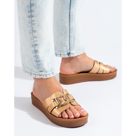 Chinelos plataforma Shelovet dourados de mulher 1