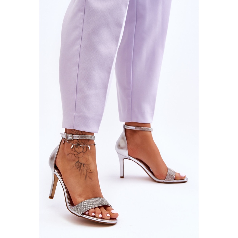 Sandália feminina de salto alto com strass prata perfecto 1