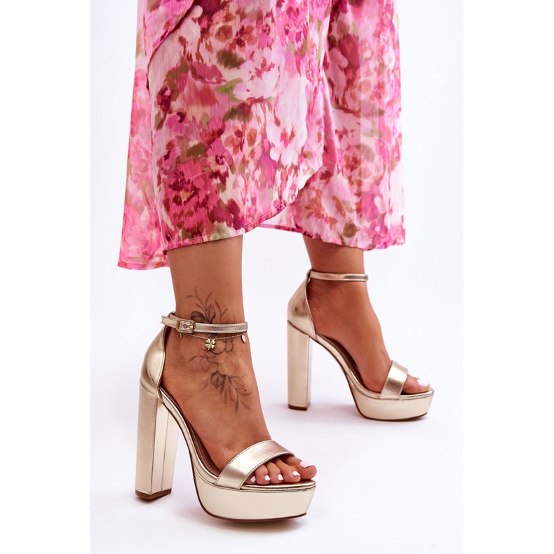 Sandálias de couro em barra alta e plataforma Golden Sky Dream dourado 2