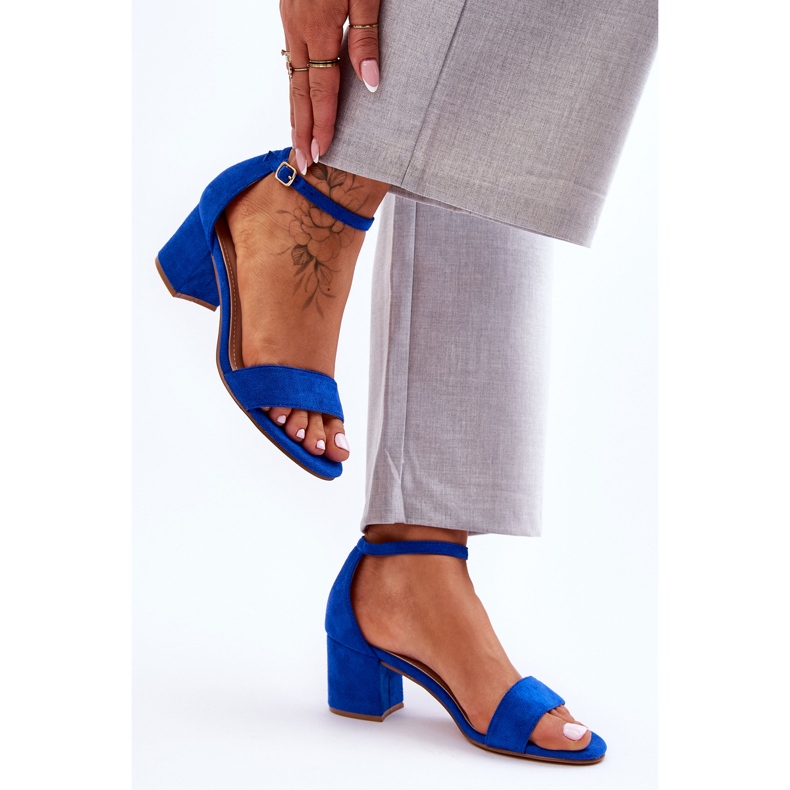 Sandálias clássicas de camurça com salto baixo azul lua de mel 1