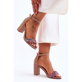 Sandálias de salto alto da moda com pedras decorativas bege Love Me 1