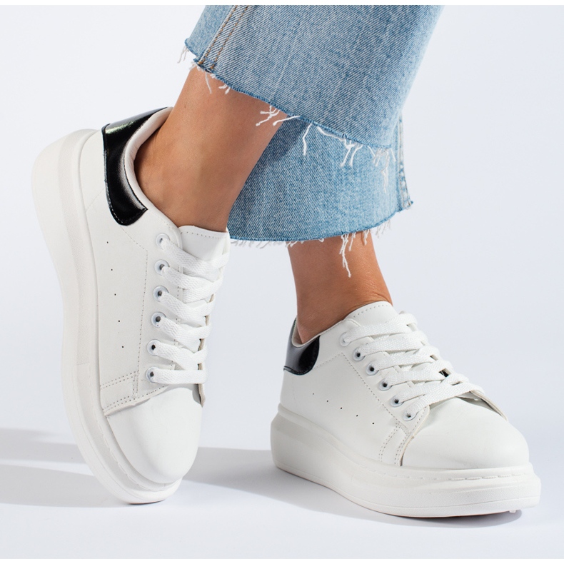 Sapatos desportivos brancos de mulher Shelovet 2