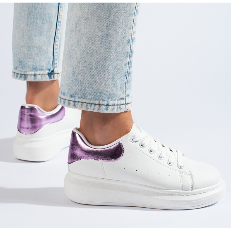 Sapatos desportivos de mulher Shelovet brancos 2