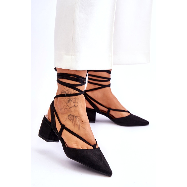 Sapatos de salto baixo Carlotte pretos com nó 3