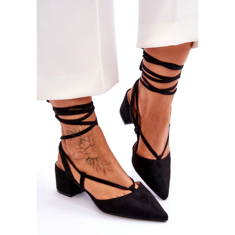 Sapatos de salto baixo Carlotte pretos com nó 4