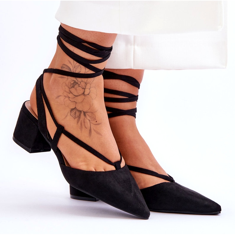 Sapatos de salto baixo Carlotte pretos com nó 6