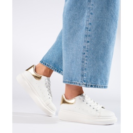 Sapatos desportivos brancos de mulher Shelovet 1