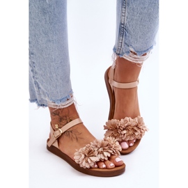 Sandália Feminina Com Flores De Tecido Bege Fiori 1 Sandália Feminina Com Flores De Tecido Bege Fiori 1
