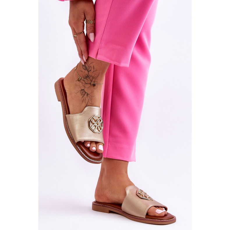 Sandálias femininas clássicas de salto baixo Larotte dourada dourado 2