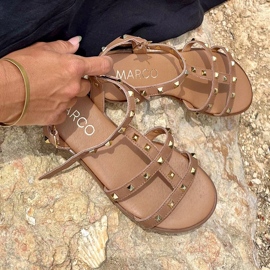 Marco Shoes Sandálias de couro com tachas douradas marrom 1