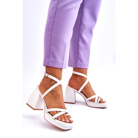 Sandálias de plataforma e salto alto branco Secret Rose da moda 2