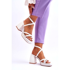 Sandálias de plataforma e salto alto branco Secret Rose da moda 3