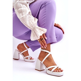 Sandálias de plataforma e salto alto branco Secret Rose da moda 4