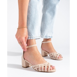 Sandália salto baixo de camurça Shelovet bege 1