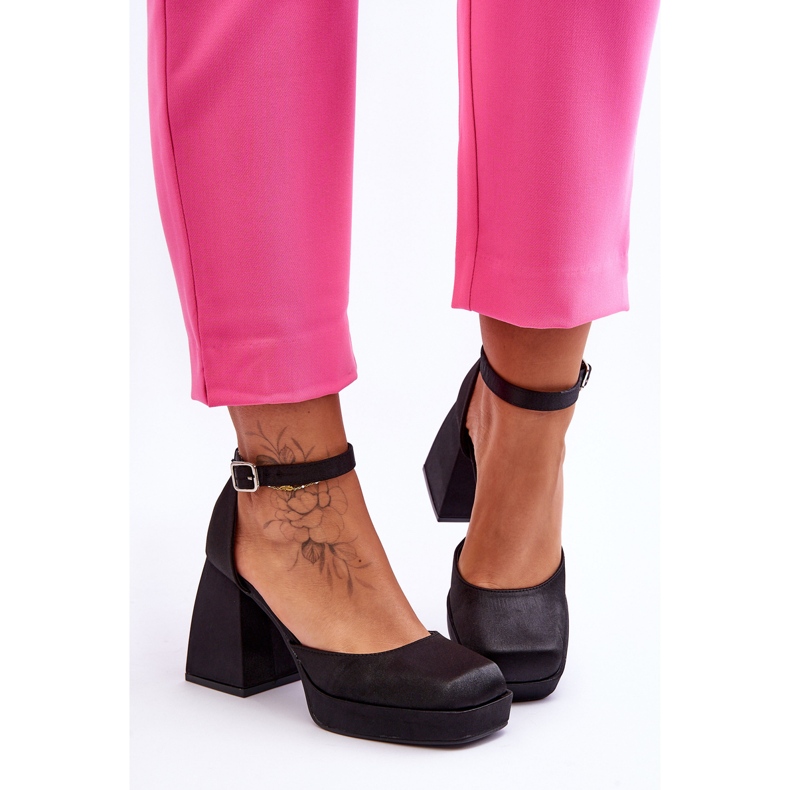 Bombas da moda em saltos maciços Black Sandia preto 2