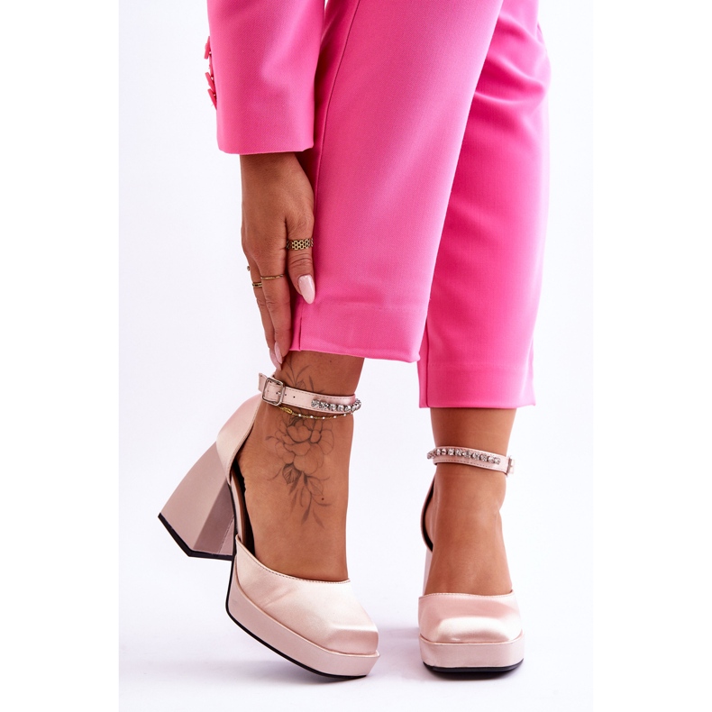 Bombas da moda em saltos maciços com zircões bege Adel 2 Bombas da moda em saltos maciços com zircões bege Adel 2