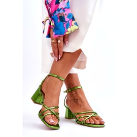 Sandálias da moda com salto alto verde Felisa 2 Sandálias da moda com salto alto verde Felisa 2