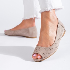 Bailarinas bege vazadas de mulher Shelovet 1