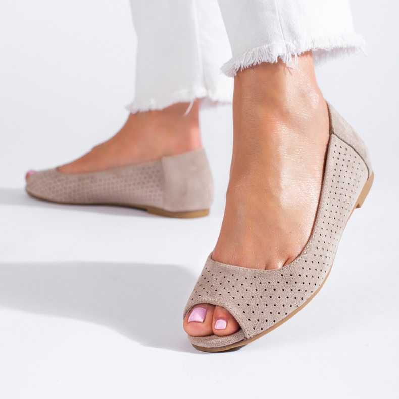 Bailarinas bege vazadas de mulher Shelovet 1