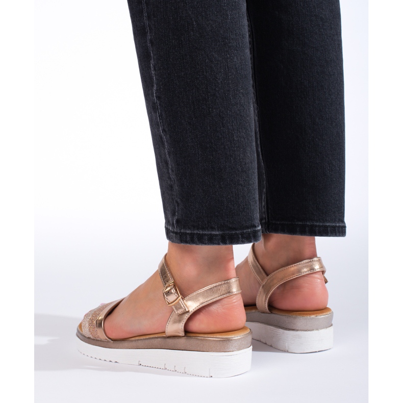 Sandálias de plataforma de mulher Shelovet gold dourado 2