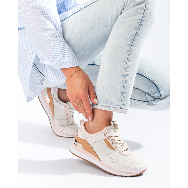 Sapatos desportivos de mulher bege Shelovet 1