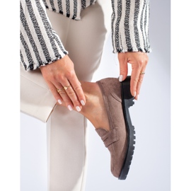 Sapatos de camurça bege escuro de mulher Shelovet 2