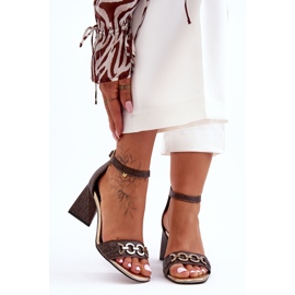 Sandália triangular de couro Laura Messi 2595 marrom castanho 1