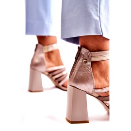 Sandálias femininas de couro em barra maciça Maciejka 05514-04 bege-ouro 2