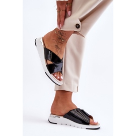 Chinelos de cunha baixa laqueados S.Barski AL22469 preto 2