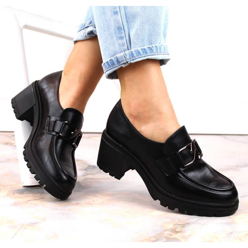 Sapatos mocassins no poste e plataforma Vinceza W JAN177C preto 1