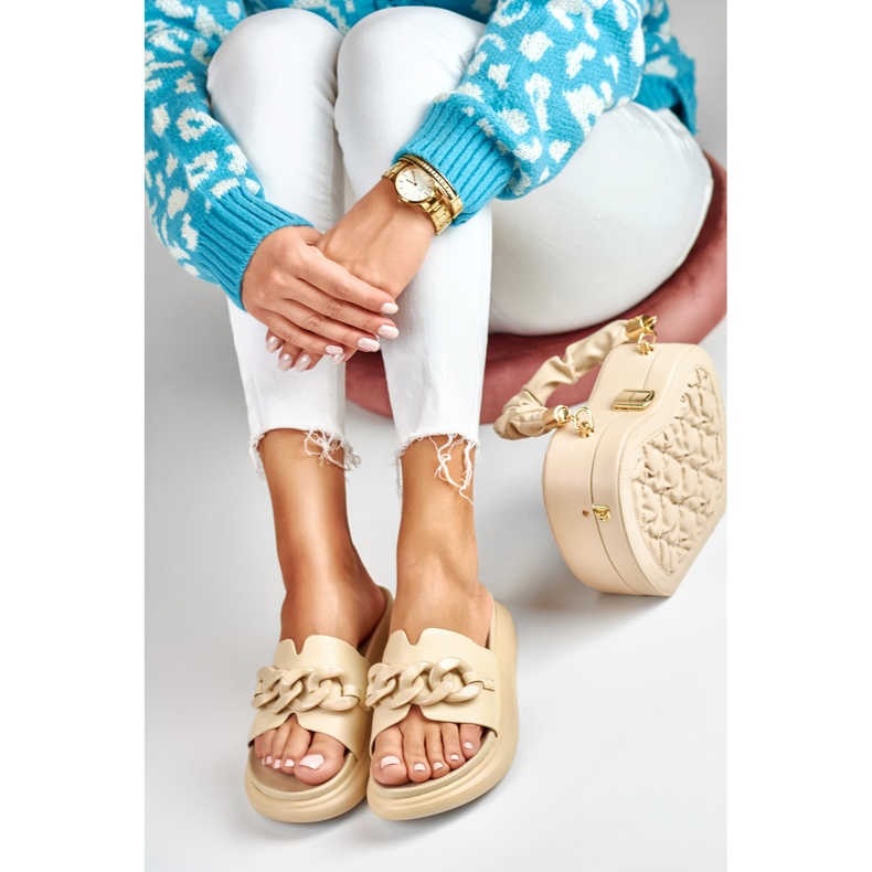 La.Fi Sliders bege com uma corrente 1