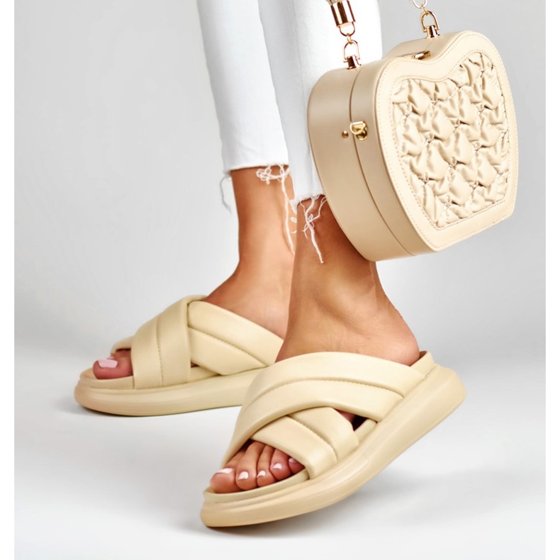 La.Fi chinelos bege clássicos 1