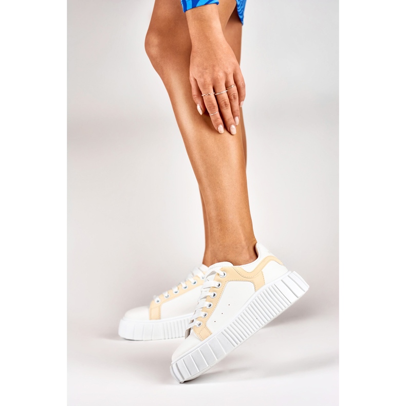 Sapatos esportivos femininos brancos com sola grossa 2