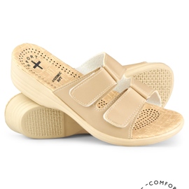 Chinelos de mulher confortáveis ​​com velcro bege 1