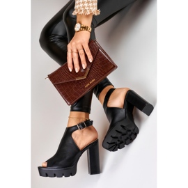 Botas pretas com salto aberto preto 2