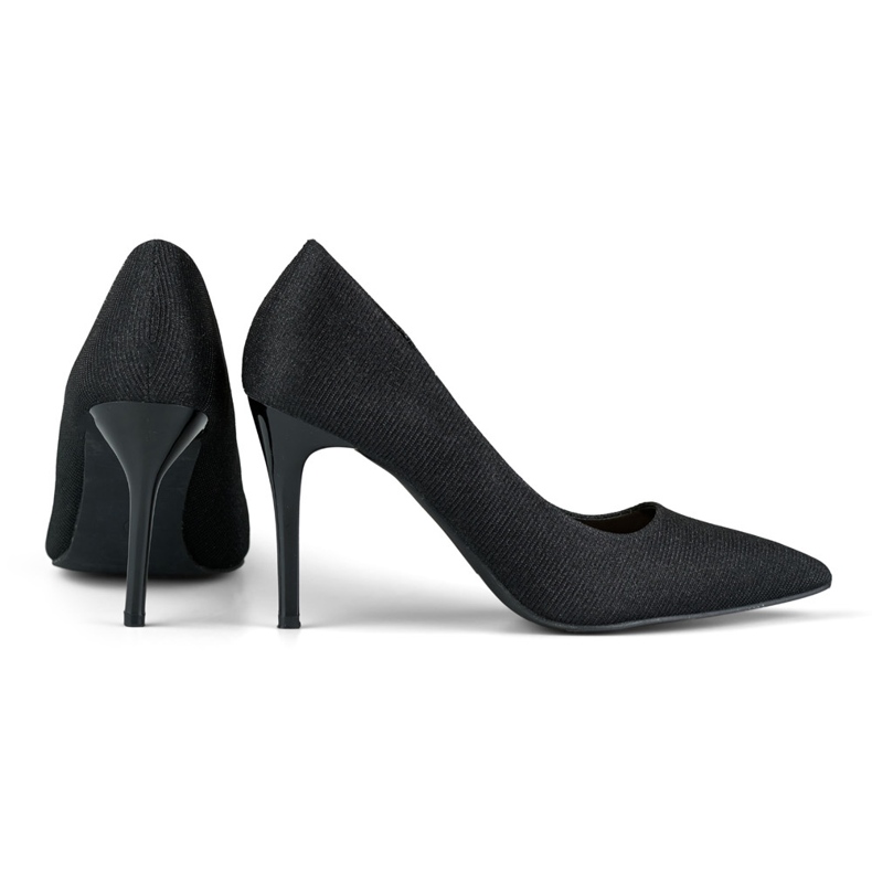 Elegante salto alto preto com brilho leve 2