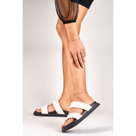 Chinelos de tecido preto e branco para mulher 2