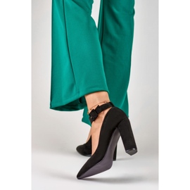 Sapatos pretos de senhora com fecho no tornozelo 2