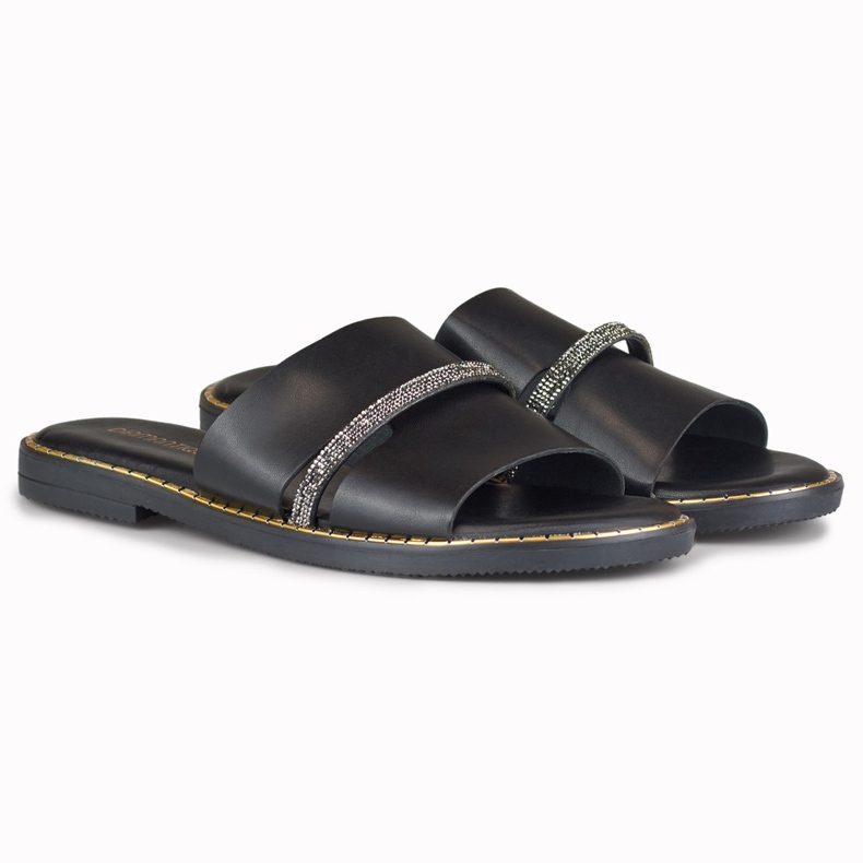 Chinelos femininos pretos elegantes com decoração 2