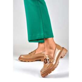 Sapatos caramelo com decoração dourada bege 2